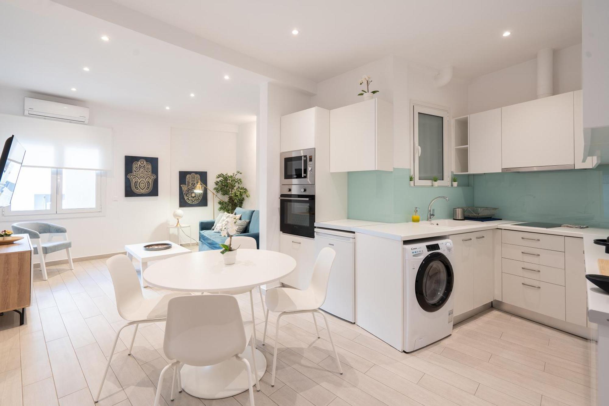 Stunning Cozy Apartment In Афины Экстерьер фото